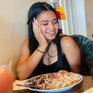 Meet your Posher, Estefany